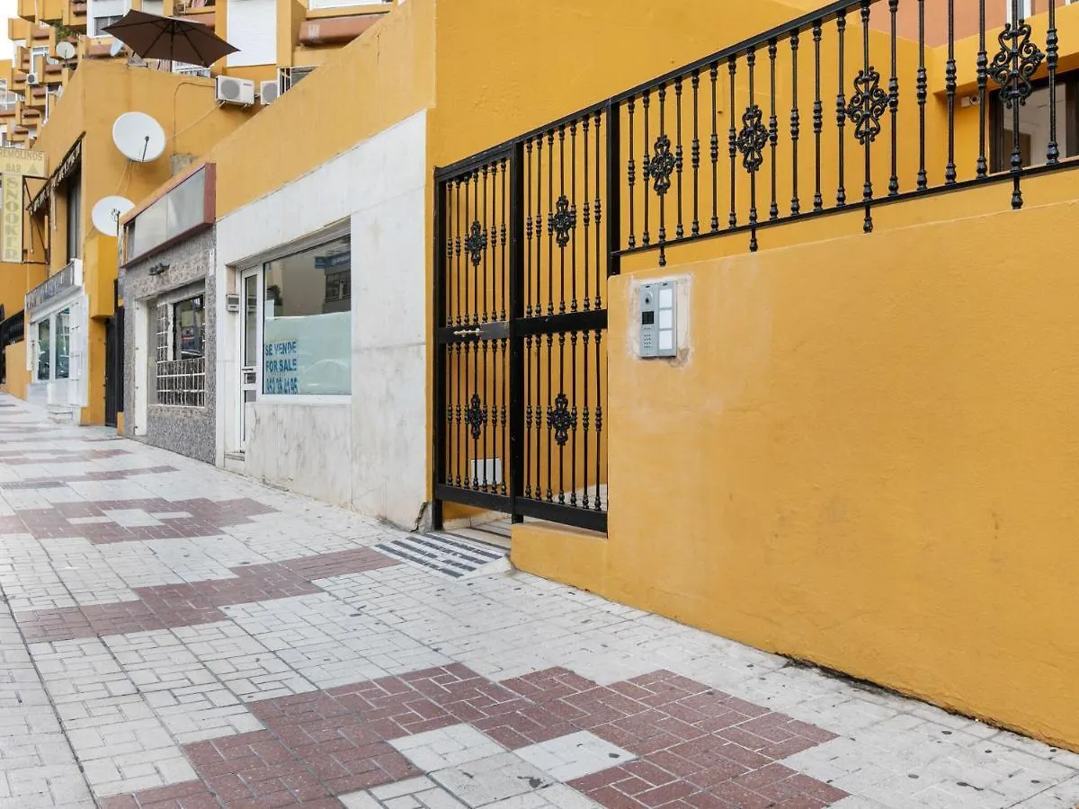 Pleasant Holiday Home In Torremolinos With Beach Nearby